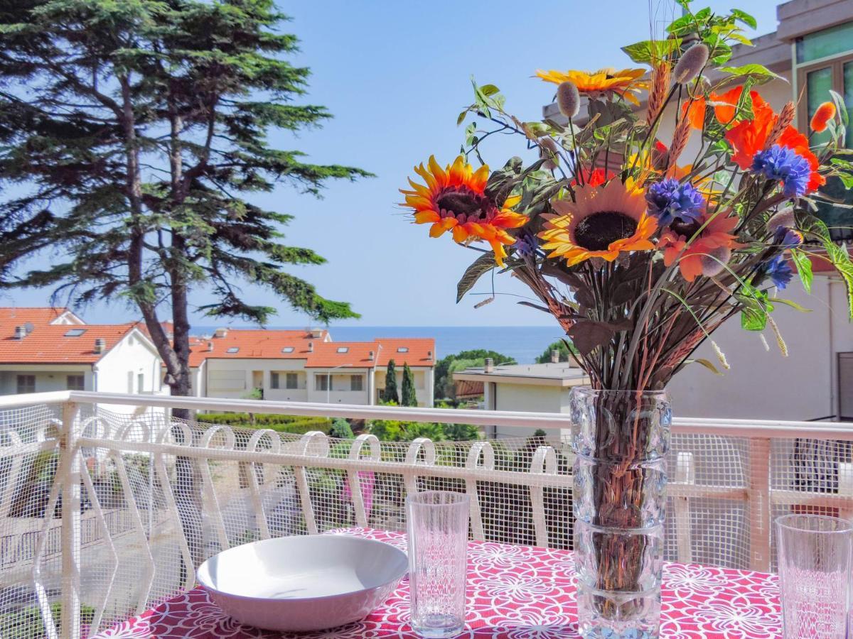 Апартаменты H11 Terrazzo Al Mare - Riva Ligure - Spiagge Экстерьер фото
