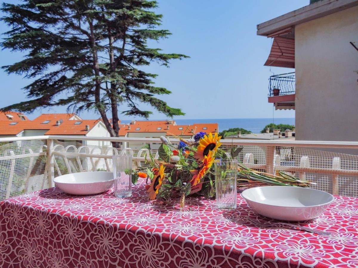 Апартаменты H11 Terrazzo Al Mare - Riva Ligure - Spiagge Экстерьер фото
